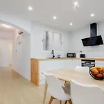Trobat18 - Castle View Luxury Duplex With Private Terrace *