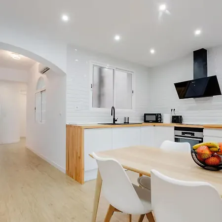 Trobat18 - Castle View Luxury Duplex With Private Terrace *
